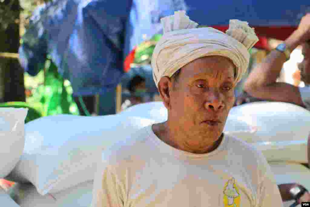 ဝါးတောင် စစ်ရှောင်စခန်းရှိ သက်ကြီး ဒုက္ခသည်တဦး