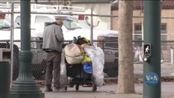 У штаті Каліфорнія живе понад 150 тисяч безхатченків, що складає чверть усіх бездомних США. Відео