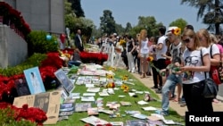 Michael Jackson murió hace cinco años por sobredosis de drogas. Sus fans aún lo conmemoran.