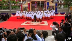 Quddus alanga ichida - arab va yahudiylar olishmoqda
