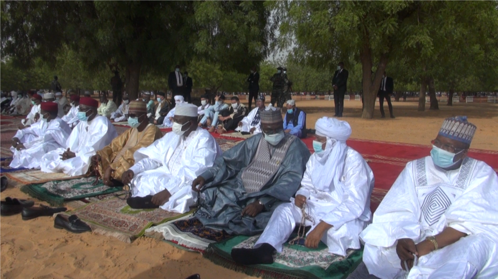 Hotunan Yadda Shugaban Nijar Mohamed Bazoum Ya Halarci Sallar Idi a birnin Yamai