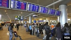 La imágen de archivo permite ver las instalaciones en el interior del aeropuerto Domodédovo en Moscú, donde se produjo el ataque.