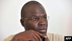 Khalifa Sall devant la presse, le 19 mars 2009 à Dakar.