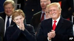 Barron Trump, le dernier des fils du président Donald Trump à Washington, 20 janvier 2017.