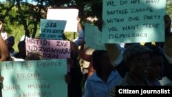 MDC T supporters demonstrating in Mutare over the disqualification of an aspiring primary elections candidate