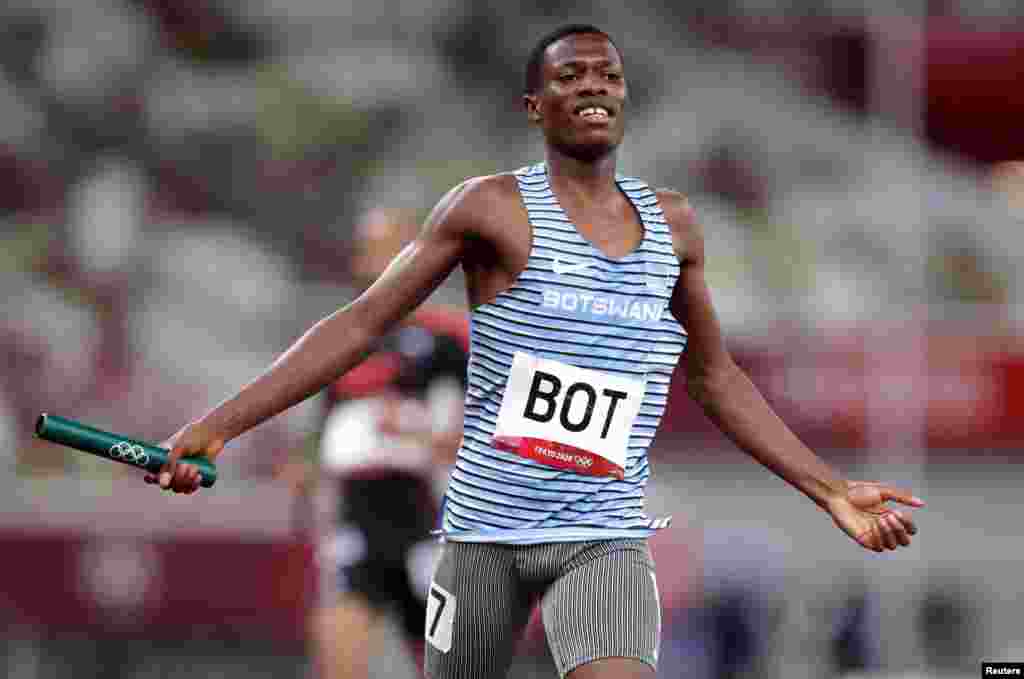 Bayapo Ndori of Botswana celebrates after winning bronze REUTERS/Hannah Mckay