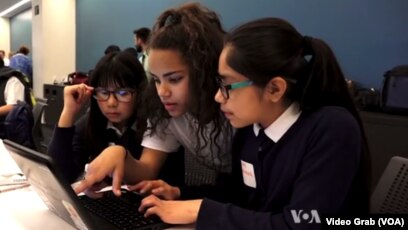 Chexiya porno aktrisalar katalogi Lesbian porno va onanizm