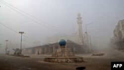 Alun-alun di Maaret Al-Numan di Idlib, tampak sepi, 24 Desember 2019. 