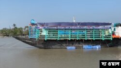  বাংলাদেশের সাতক্ষীরায় অভিনব ভাসমান মসজিদ ।