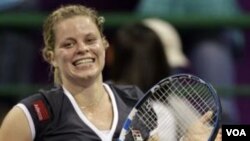 Victoria tras victoria desde su regreso al circuito hace dos años y medio, Kim Clijsters hace historia en el tenis.