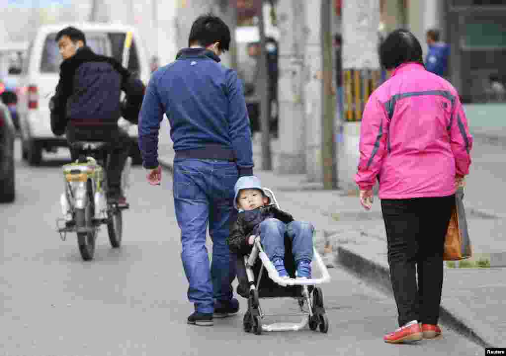 چین آبادی کے لحاط سے دنیا کا سب سے بڑا ملک ہے۔