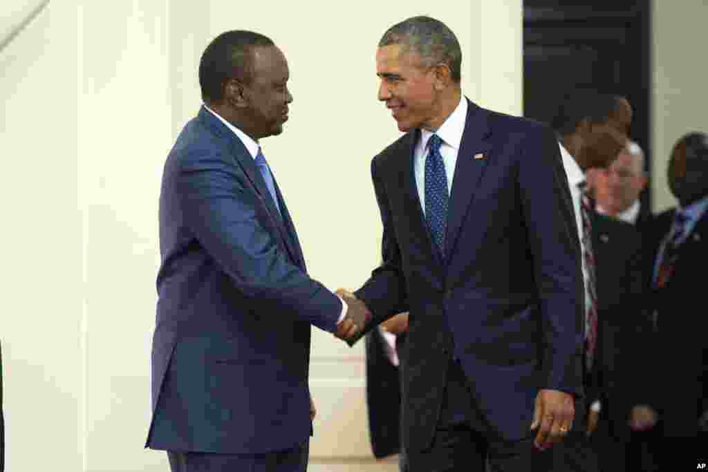 Kenyatta oo Obama ku soo dhaweeyay aqalka madaxtooyada Kenya