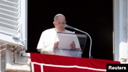 Papa Franja tokom propovedi, na Trgu svetog Petra, Vatikan, 20. marta 2022.