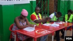 Mesa de voto na Guiné-Bissau