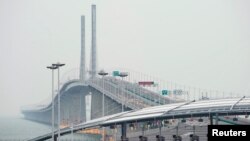 홍콩과 주하이, 마카오를 연결하는 '강주아오' 대교 전경.