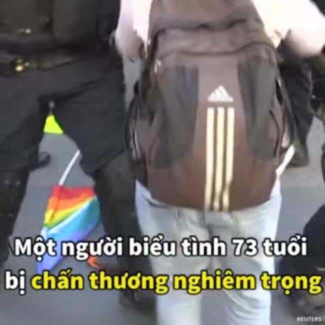 Cụ bà bị thương nghiêm trọng sau khi cảnh sát trấn áp nhóm biểu tình
