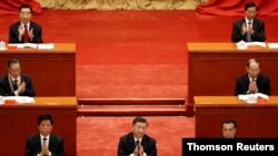 시진핑 중국 국가 주석은 8일 베이징 인민대회당에서 코로나19 방역 유공자들에게 표창장을 수여 하고 신종 코로나바이러스 종식을 선언했다.