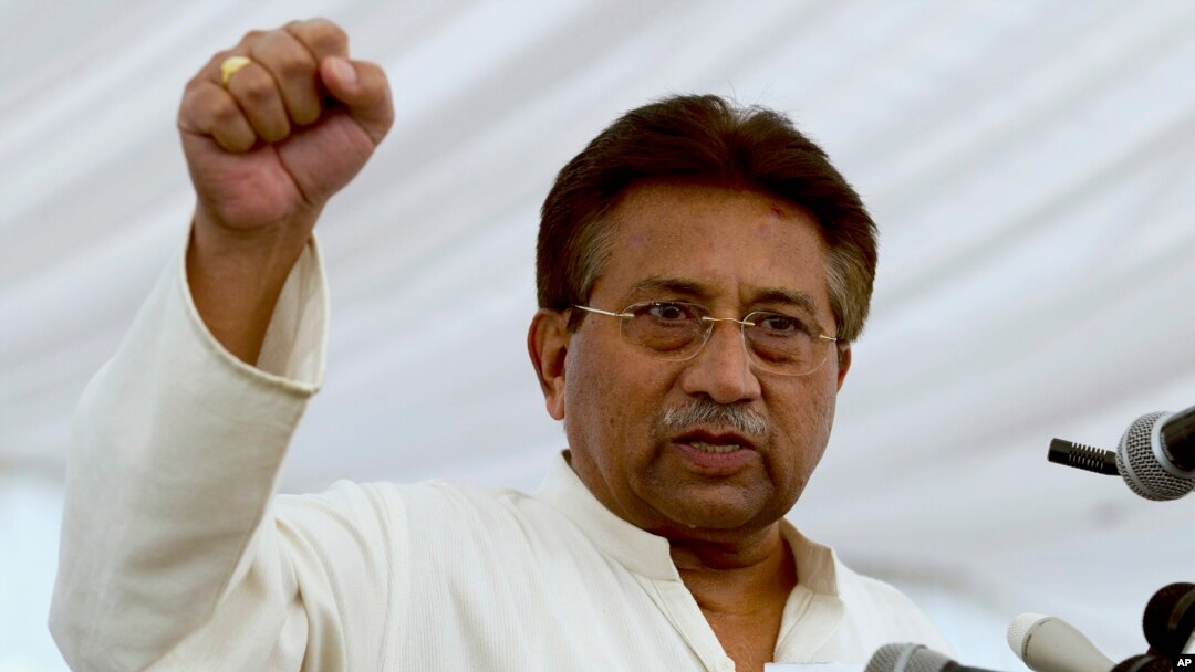 Mantan Presiden dan pemimpin militer Pakistan Pervez Musharraf saat memberikan pidato di hadapan pendukungnya di Islamabad,15 April 2013 (Foto: dok).
