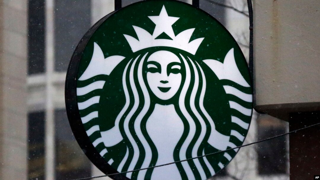 Logo Starbucks di salah satu gerainya (foto: ilustrasi). 