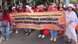 Aksi unjuk rasa sejumlah pekerja rumah tangga, bersama wakil-wakil dari Komnas Perempuan, Komnas HAM, KPAI dan KND di Jakarta. (Yuniyanti Chuzaifah/Mantan Komisioner Komnas Perempuan)