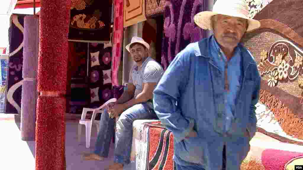 A market in Ben Guerdane. (L. Bryant/VOA)
