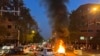 အီရန်နိုင်ငံတဝန်း ဘာသာရေးခေါင်းဆောင်ရဲ့ ရုပ်ထုကို မီးရှို့ဆန္ဒပြကြ