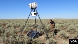 This is one of six solar-powered loudspeakers mimicking natural gas well field compressor noise at study sites on Idaho's Snake River Plain (VOA/T. Banse)