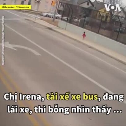 Nữ tài xế giải cứu em bé đi lạc gần cao tốc 