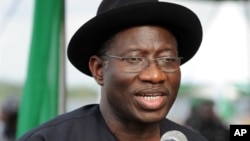 Presiden Nigeria Goodluck Jonathan menyatakan akan mencalonkan diri kembali (foto: dok).