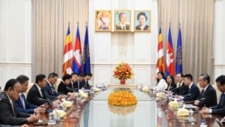 တရုတ်နိုင်ငံခြားရေးဝန်ကြီး ကမ္ဘောဒီးယားဝန်ကြီးချုပ်နဲ့ တွေ့ဆုံ
