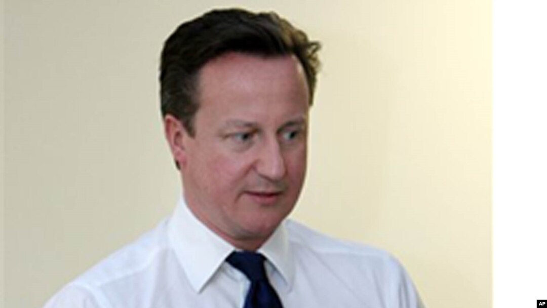 Cameron oo ka Hadlay Shirka London