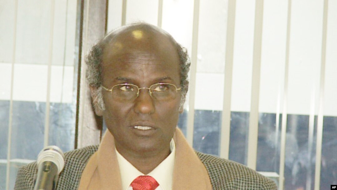 Gaandhi oo ka Hadlay Caqabadaha Dowladda