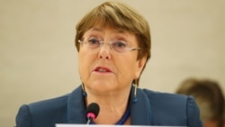 Michelle Bachelet, Wo Komisè l'ONU ou Dwamoun ki t ap asiste yon sesyon nan katye jeneral Konsèy l'ONU pou Dwamoun nan nan Jenèv, Suis, jedi 27 fevriye 2020 an. (Foto: REUTERS/Denis Balibouse).
