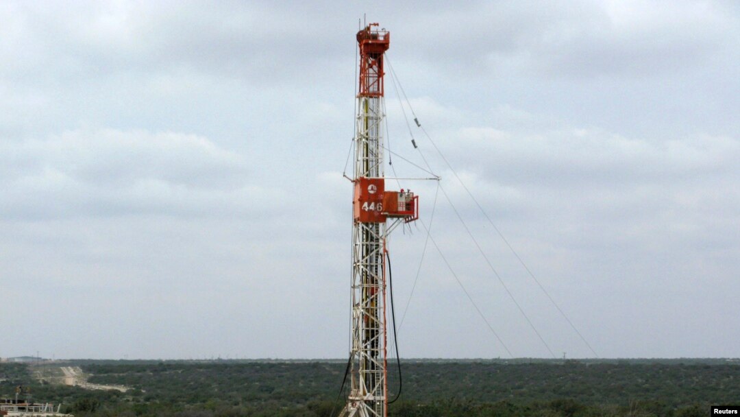 Anjungan pengeboran minyak Apache Corp di Texas Barat. (Foto: dok.)