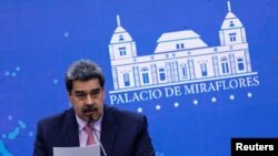 El presidente de Venezuela, Nicolás Maduro, se dirige a los medios de comunicación desde el Palacio de Miraflores, en Caracas, Venezuela, el 30 de noviembre de 2022.