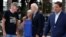 Biden visita zonas devastadas por el huracán Ian en Florida