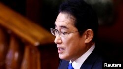 জাপানের প্রধানমন্ত্রী ফুমিও কিশিদা জাপানের টোকিওতে পার্লামেন্টের নিম্নকক্ষে সাধারণ অধিবেশনের প্রথমদিনে তার সরকারের নীতি সংক্রান্ত বক্তব্য রাখছেন। ২৩ জানুয়ারি, ২০২৩।