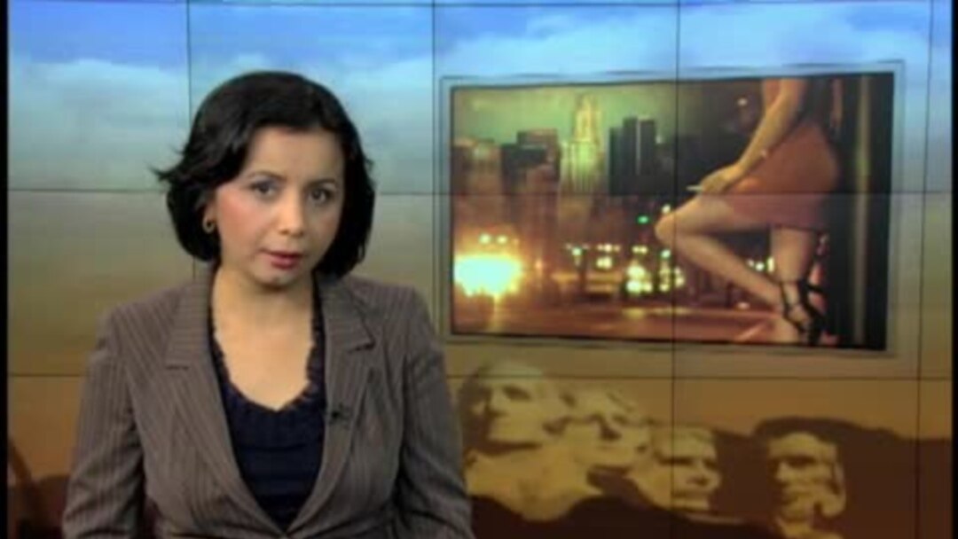 Katta porno eshak Kelin toy bilan porno