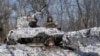 Украинские силы оказывают ожесточенное сопротивление войскам РФ, пытающимся окружить Бахмут
