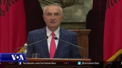 Presidenti Meta padit qeverinë për Teatrin Kombëtar