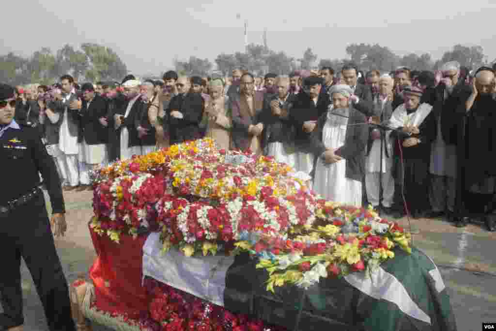 bashir bilour laid to rest 02