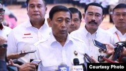 Menkopolhukam Wiranto usai membuka Rakornas Kewaspadaan Nasional dalam Rangka Pemantapan Penyelenggaraan Pemilu Serentak di Ballroom Grand Paragon Hotel, Jakarta, Rabu (27/3). (Foto: Kemendagri)