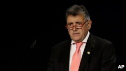 Archivo. El uruguayo Wilmar Valdez, presidente de Conmebol durante la ceremonia de sorteo para la Copa Libertadores en Luque, Paraguay, el 22 de diciembre de 2015.