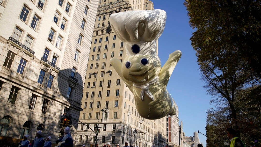 FOTOS) Los globos gigantes del desfile de Macy's regresaron a las