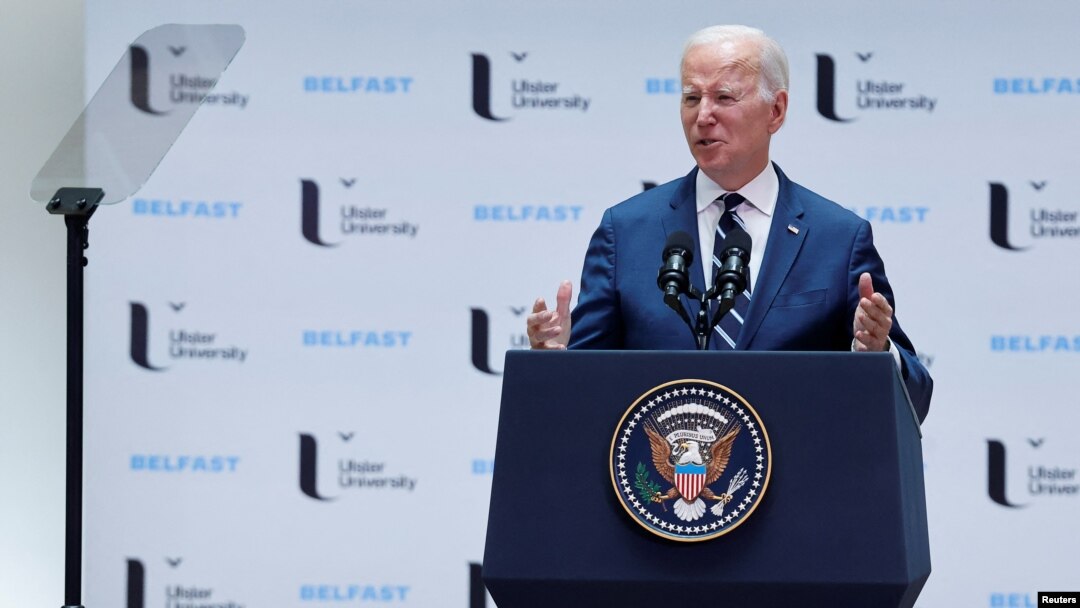 Američki predsednik u Belfastu (Foto: REUTERS/Clodagh Kilcoy)
