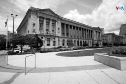 En la fotografía, del martes 26 de mayo de 2020, una vista exterior de la Biblioteca Libre de Filadelfia.