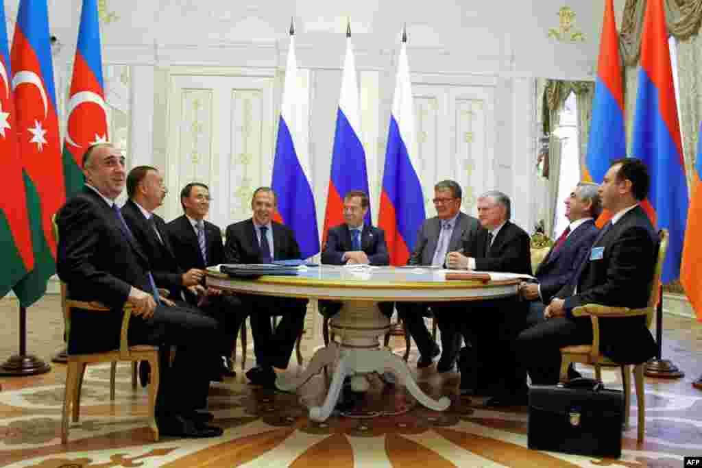 Nəticəsiz qalan Kazan görüşündən foto-xatirələr