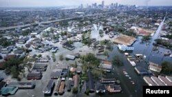 Një pamje ajrore e qytetit New Orleans pas uraganit Katrina