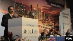 Ronald Noble, dijo que su agencia contribuirá con la experiencia policial, y policías con más experiencia y su acceso de primera línea a recursos globales.