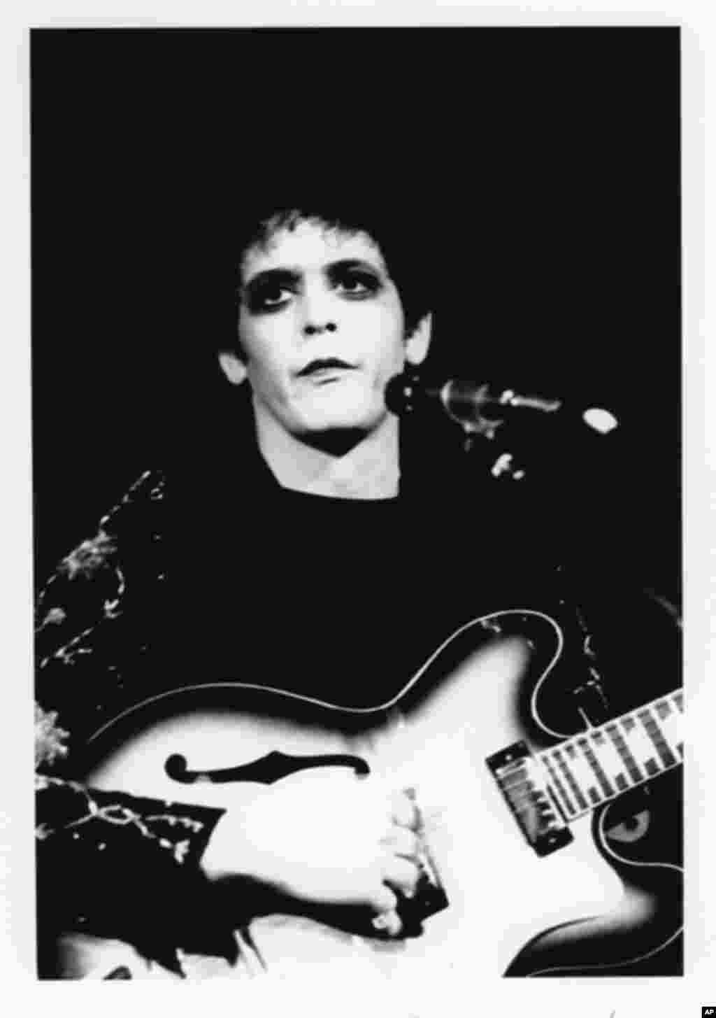 Lou Reed Transformer cover, London 1972 (Copyright Mick Rock 2012)